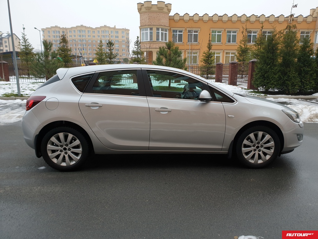 Opel Astra  2011 года за 278 343 грн в Киеве