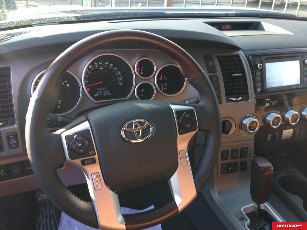 Toyota Sequoia Platinum 2014 года за 2 672 366 грн в Киеве