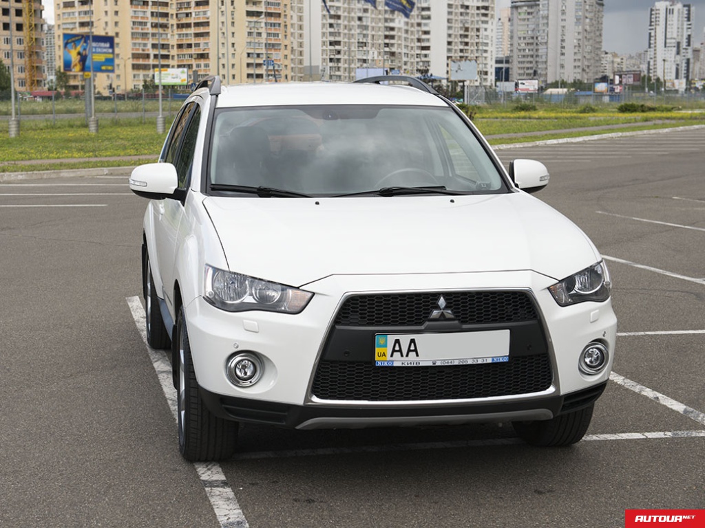 Mitsubishi Outlander XL  2012 года за 763 919 грн в Киеве
