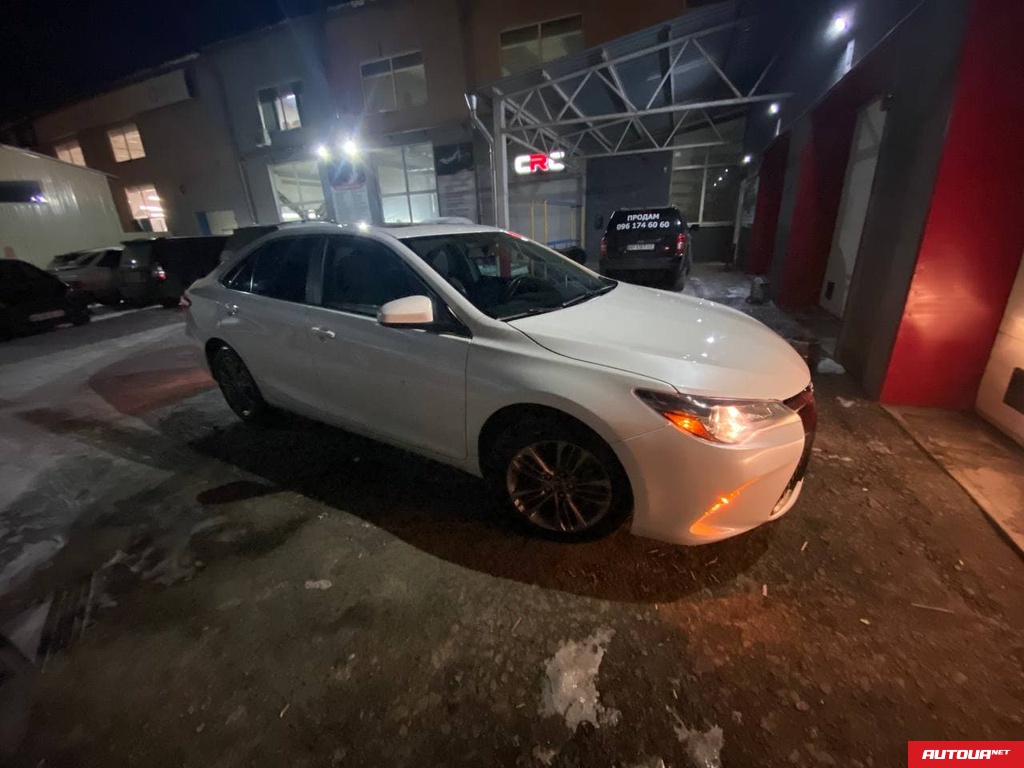 Toyota Camry LE 2017 года за 477 737 грн в Днепре