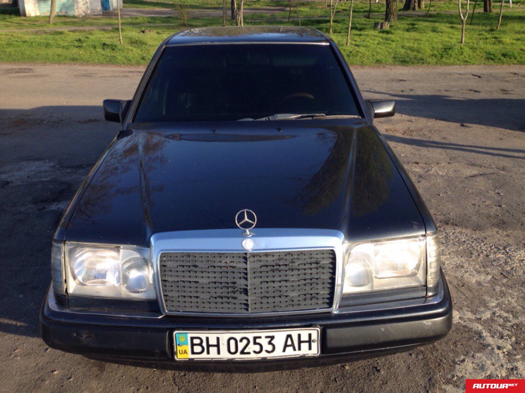 Mercedes-Benz E-Class Luxs 1986 года за 102 576 грн в Херсне