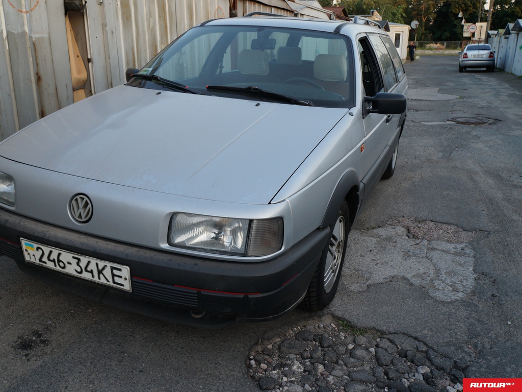 Volkswagen Passat 1,8 mi 1989 года за 129 569 грн в Киеве
