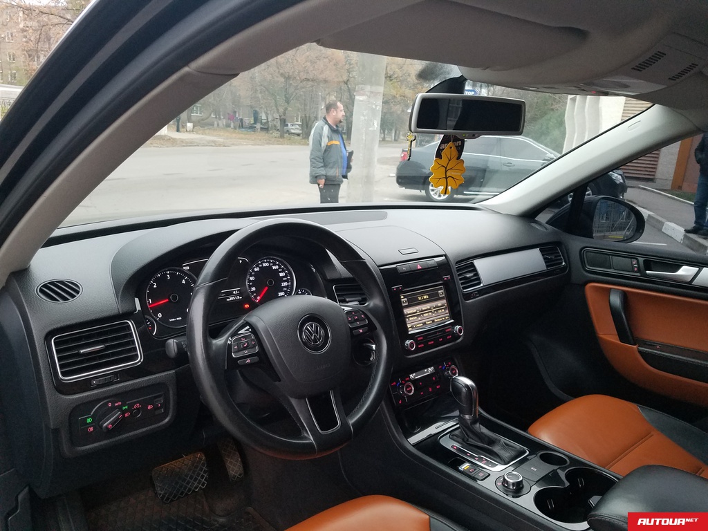 Volkswagen Touareg  2013 года за 804 895 грн в Херсне