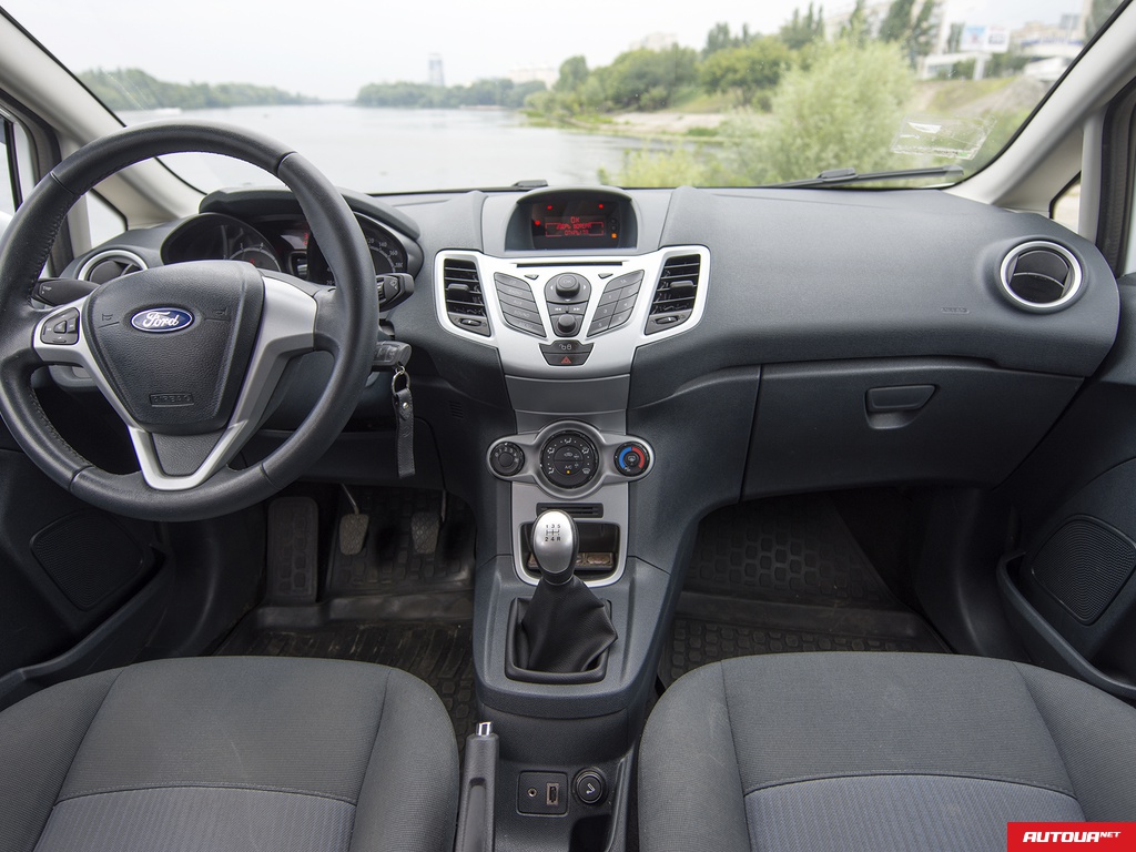 Ford Fiesta 1.25 MT Comfort 2011 года за 228 768 грн в Киеве