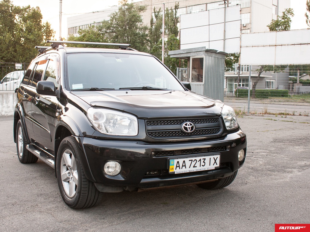 Toyota RAV4 2.0 AT 4x4 2004 года за 249 767 грн в Киеве