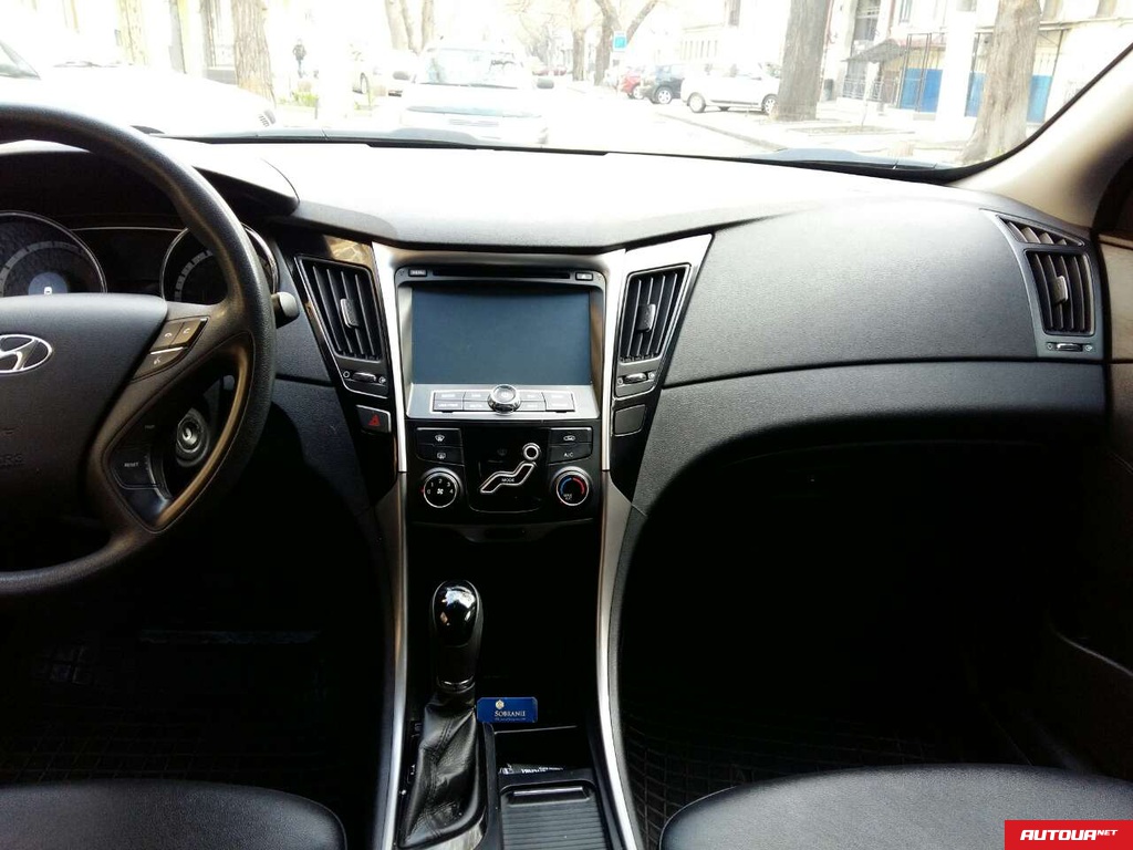 Hyundai Sonata 2.0 LPI 2012 года за 377 636 грн в Одессе