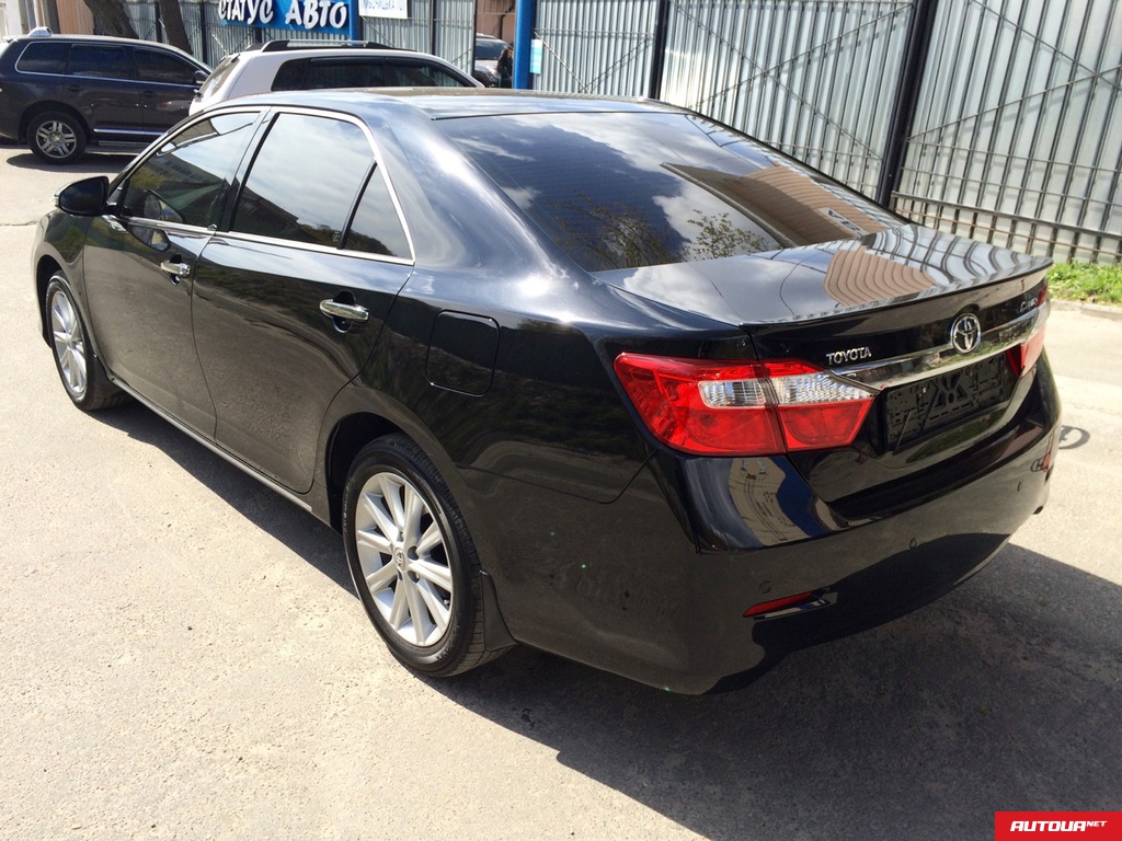 Toyota Camry Premium 2014 года за 823 305 грн в Киеве