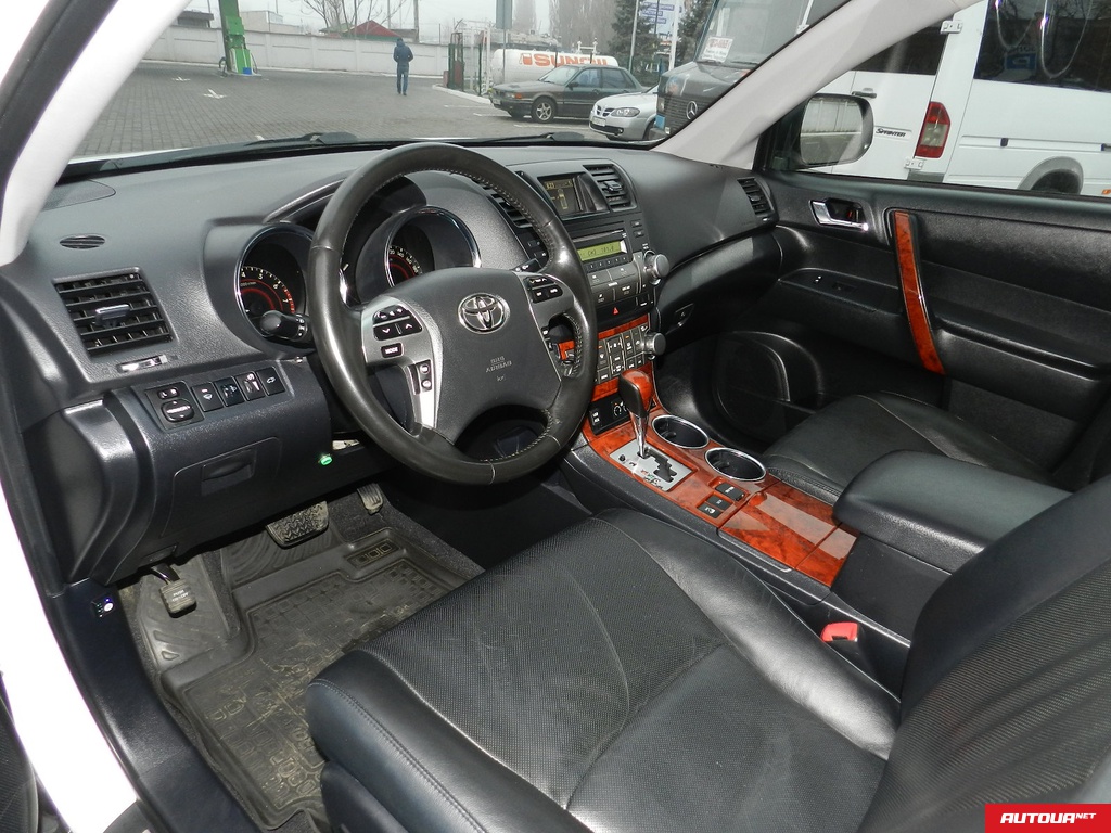 Toyota Highlander  2011 года за 763 919 грн в Одессе