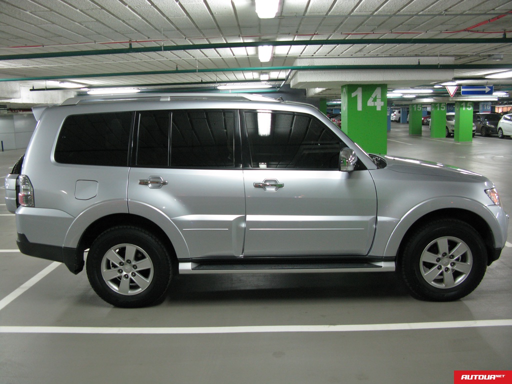 Mitsubishi Pajero  2009 года за 601 957 грн в Киеве