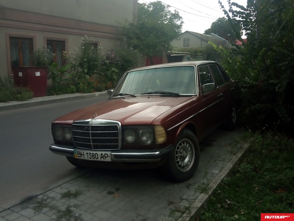 Mercedes-Benz 123 w 240 1981 года за 26 931 грн в Одессе