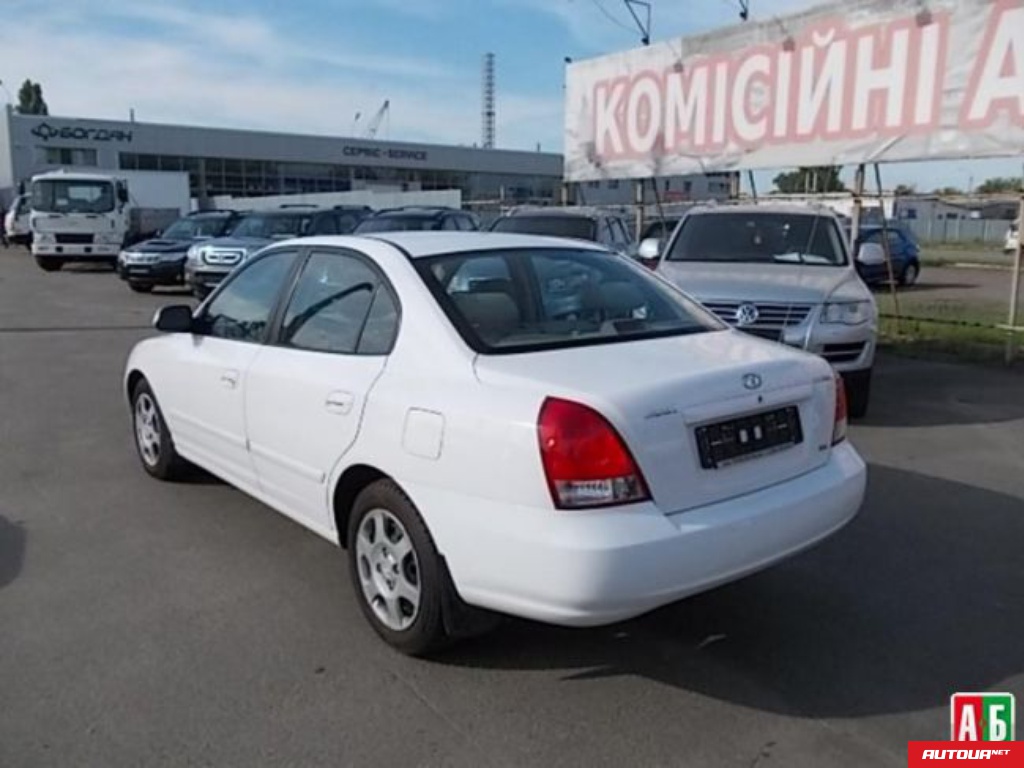Hyundai Elantra 2.0 бензин 2001 года за 156 563 грн в Киеве