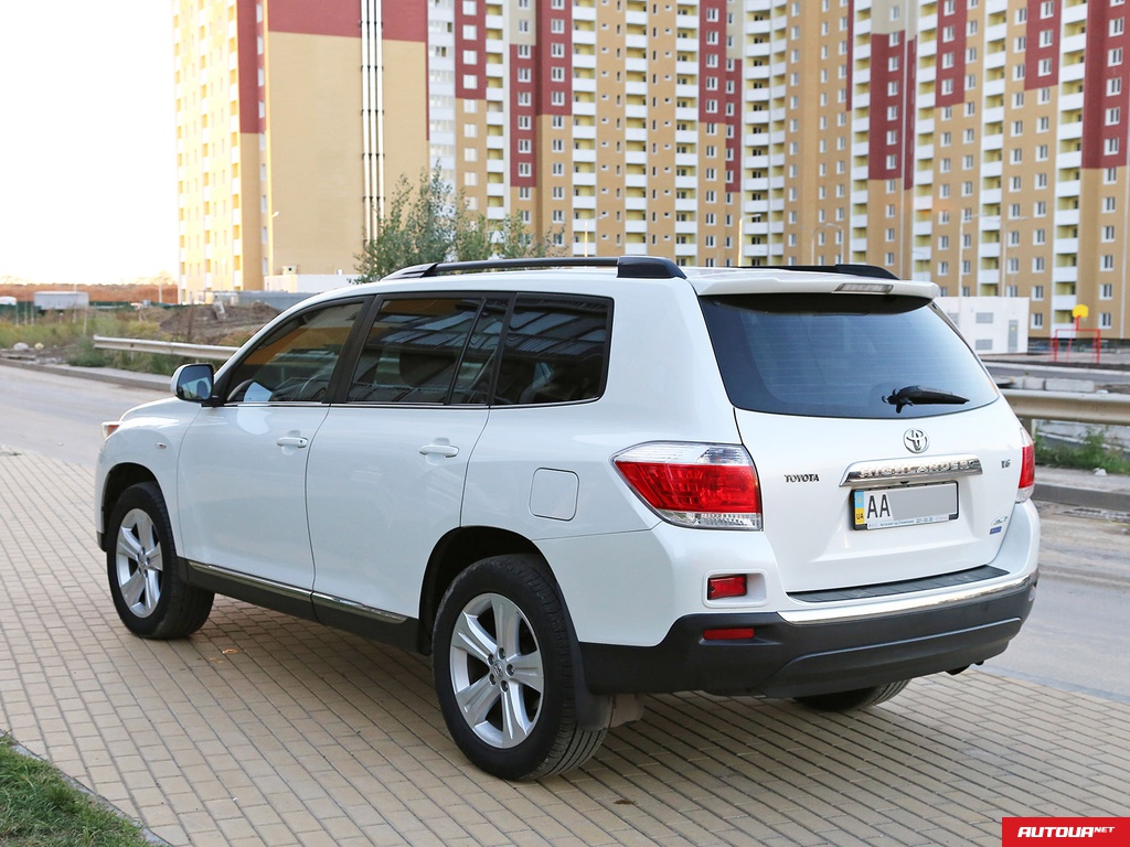 Toyota Highlander  2011 года за 709 567 грн в Киеве