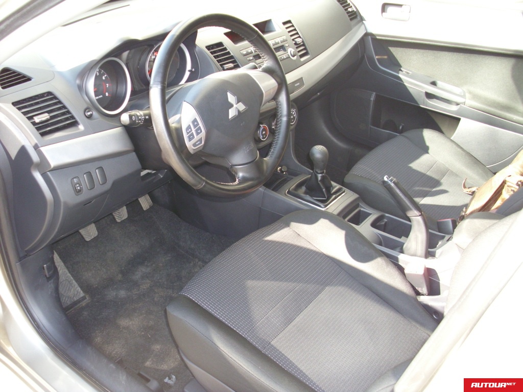 Mitsubishi Lancer 1.5 мт COMFORT  2011 года за 372 512 грн в Киеве