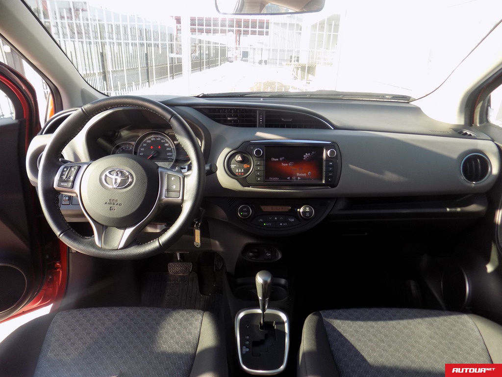 Toyota Yaris 1.3 AT Active 2015 года за 420 000 грн в Киеве