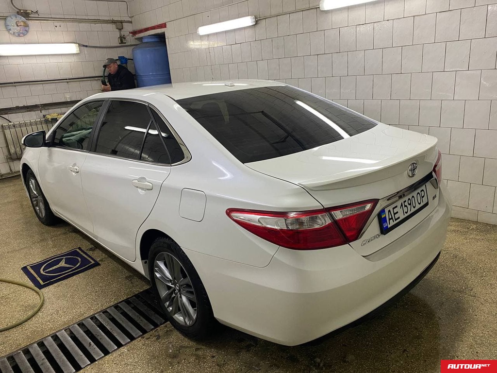 Toyota Camry LE 2017 года за 477 737 грн в Днепре