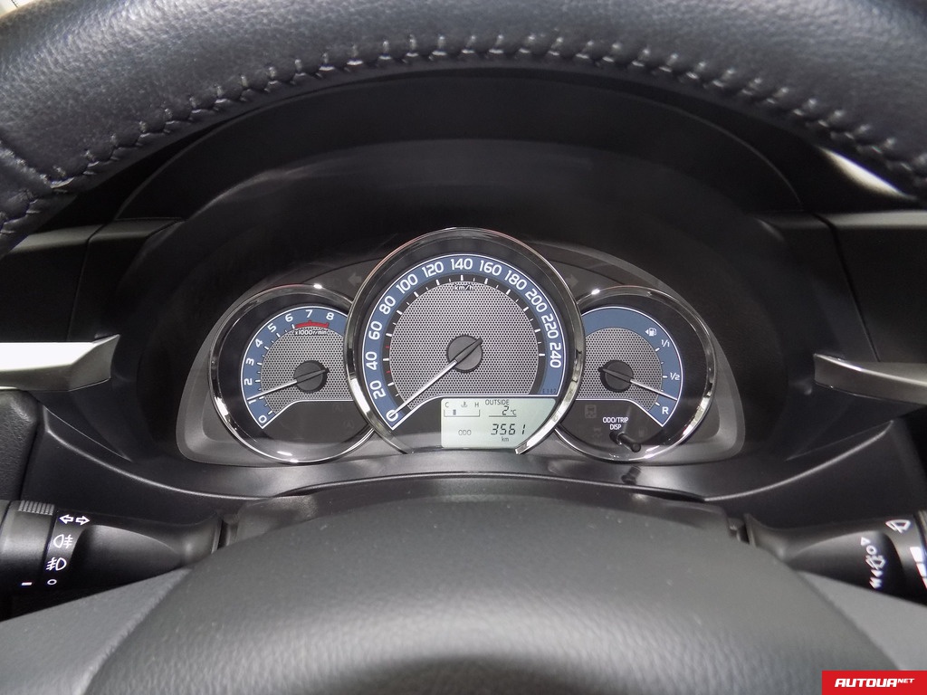 Toyota Corolla 1.3 МКП ACTIVE 2015 года за 445 000 грн в Киеве
