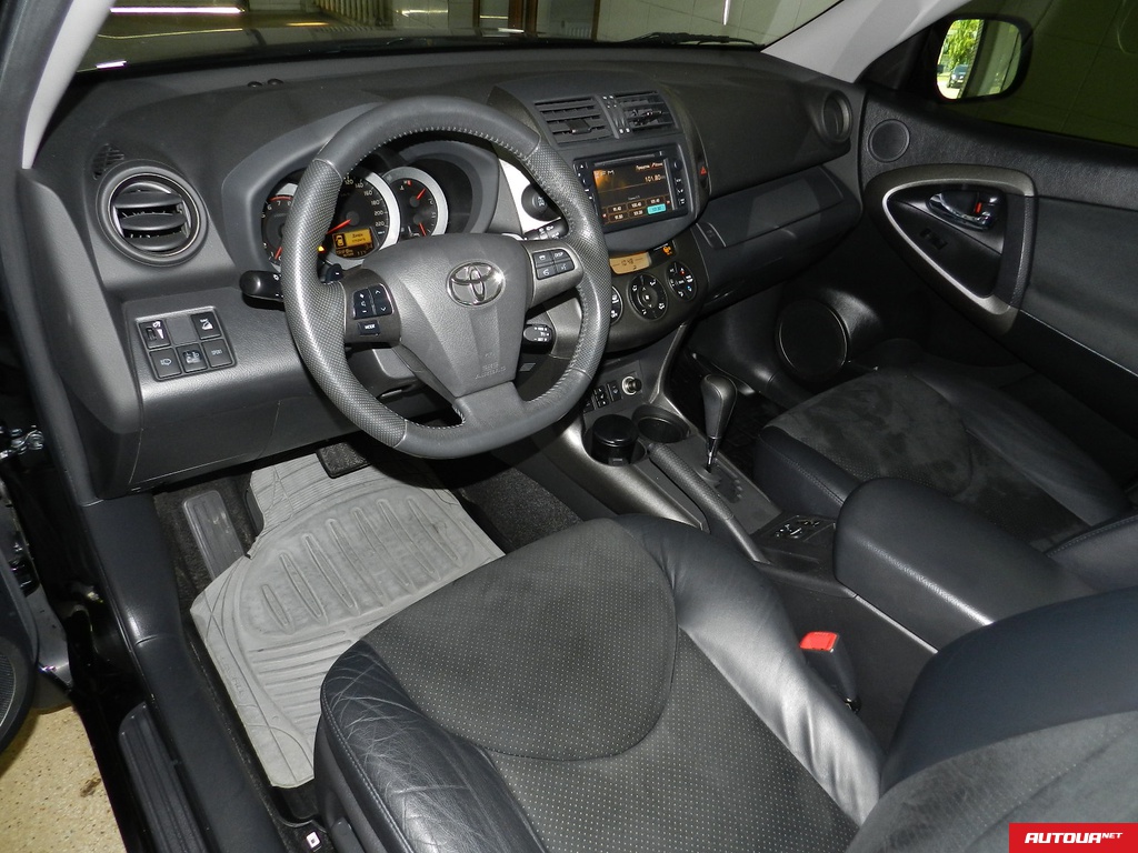 Toyota RAV 4  2013 года за 612 755 грн в Одессе