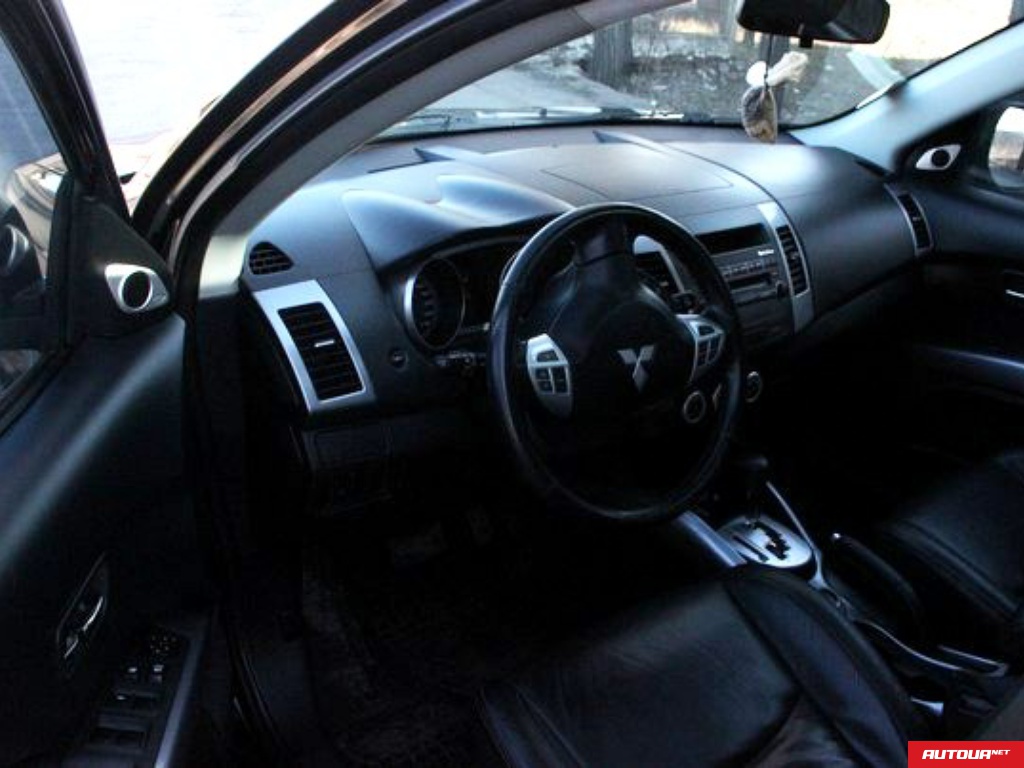 Mitsubishi Outlander XL Ultimate 2008 года за 539 872 грн в Луганске