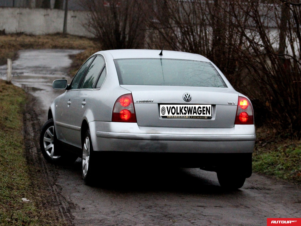 Volkswagen Passat 1.8T Highline 2003 года за 248 341 грн в Ровно