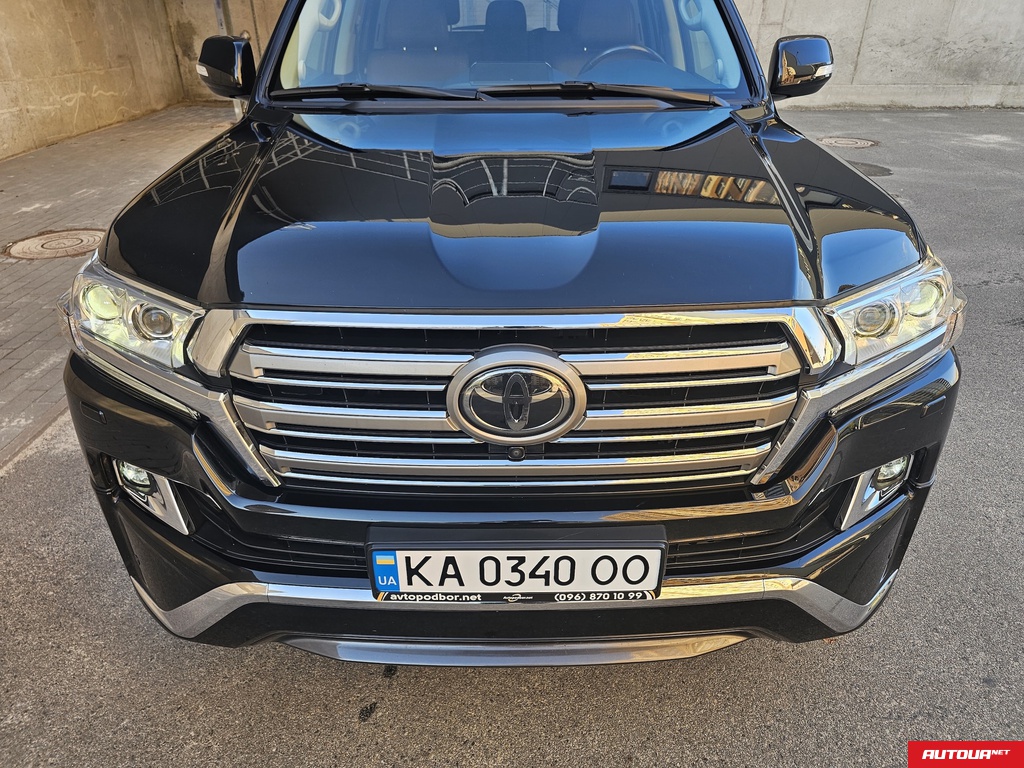 Toyota Land Cruiser 200  2017 года за 1 470 904 грн в Киеве