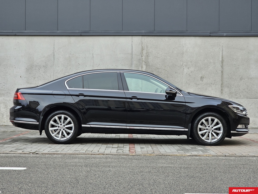 Volkswagen Passat  2017 года за 578 289 грн в Киеве