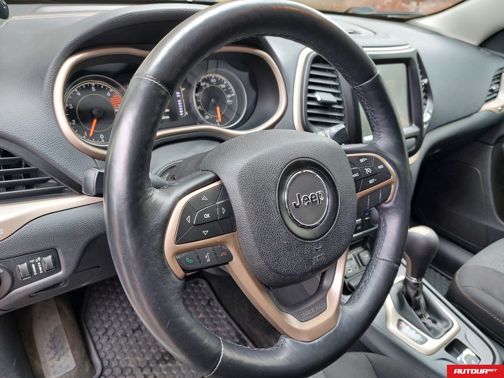 Jeep Cherokee Latitude 2015 года за 364 589 грн в Киеве