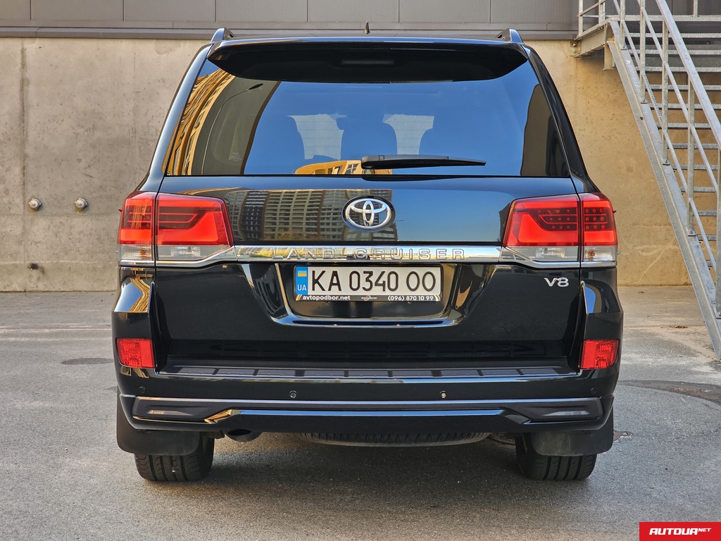 Toyota Land Cruiser 200  2017 года за 1 470 904 грн в Киеве