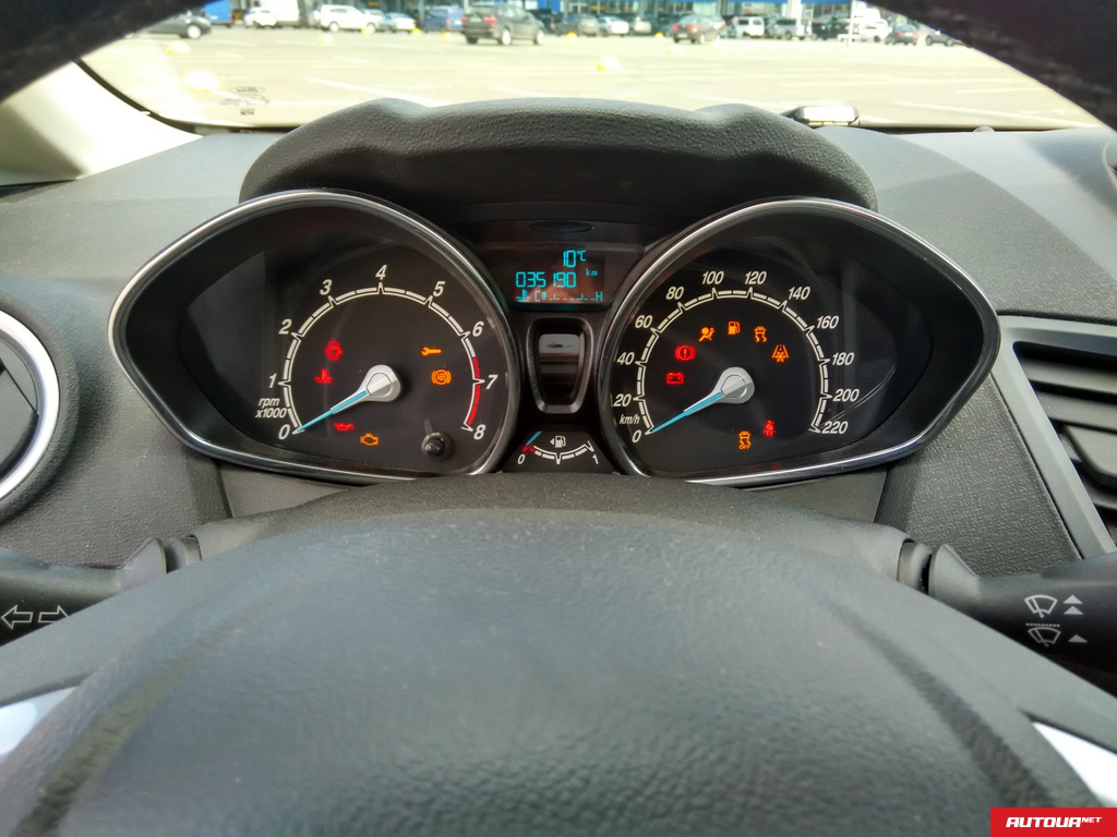 Ford Fiesta 1.0 MT Comfort 2014 года за 281 527 грн в Киеве