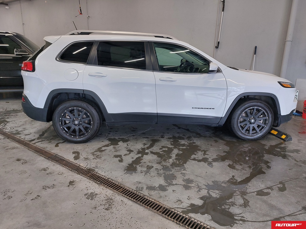 Jeep Cherokee Latitude 2015 года за 364 589 грн в Киеве