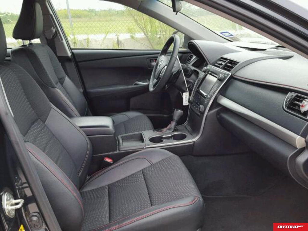 Toyota Camry SE 2015 года за 283 433 грн в Киеве