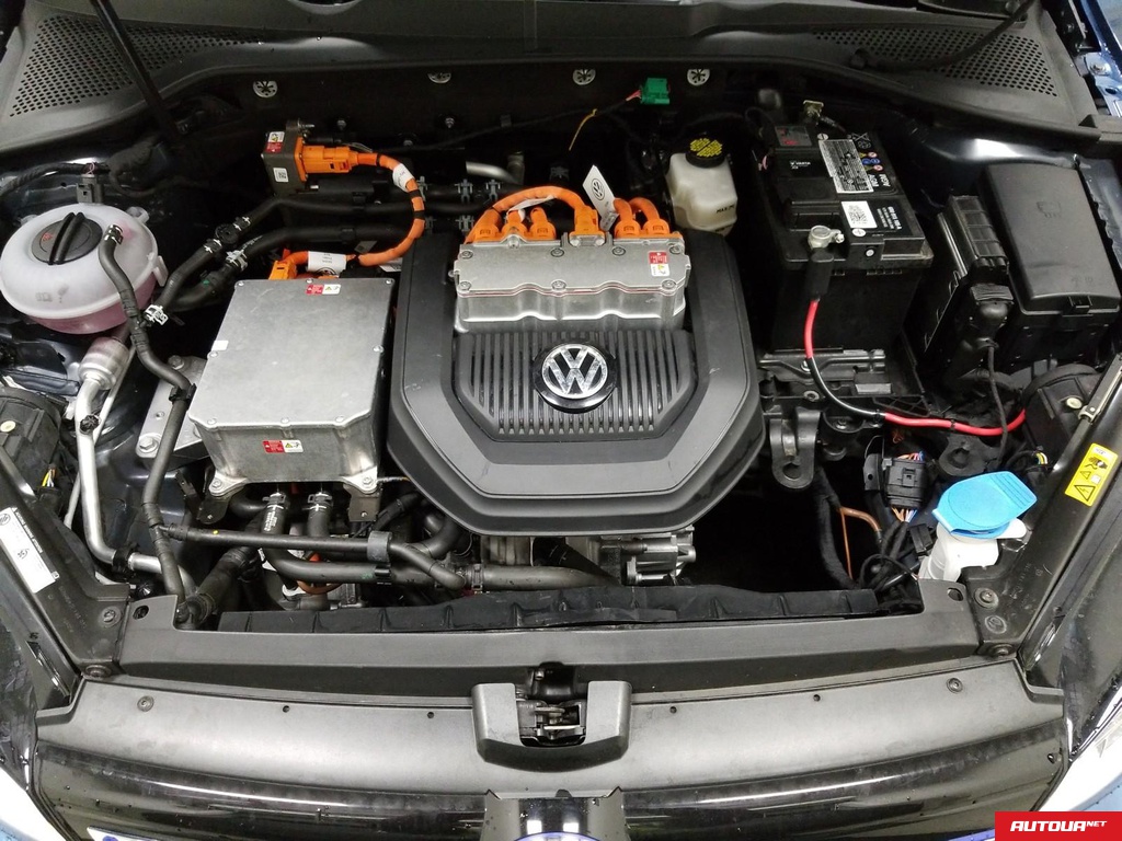 Volkswagen E-Golf SE 2016 года за 384 704 грн в Киеве