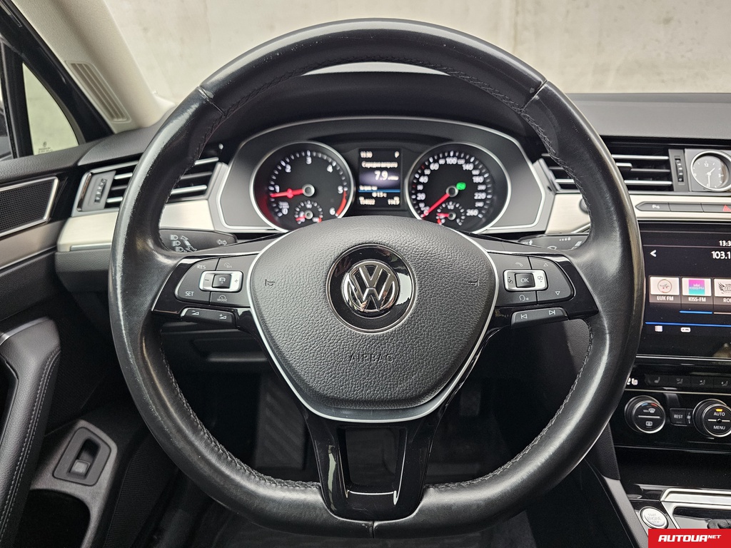 Volkswagen Passat  2017 года за 578 289 грн в Киеве