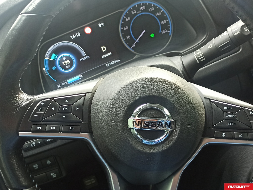 Nissan Leaf N-Connecta  2018 года за 358 303 грн в Киеве