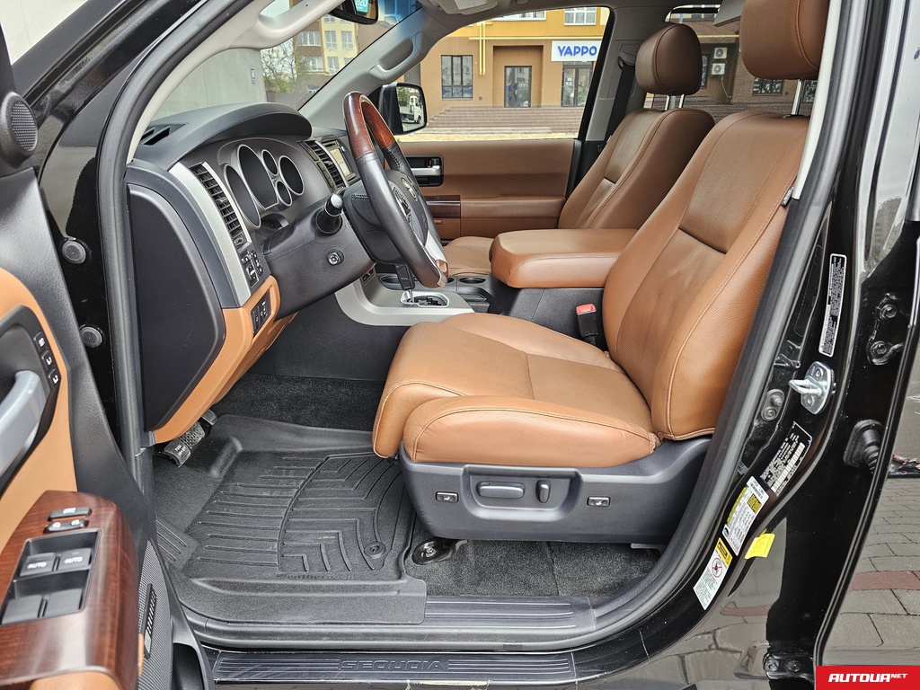 Toyota Sequoia Platinum 2016 года за 880 018 грн в Киеве