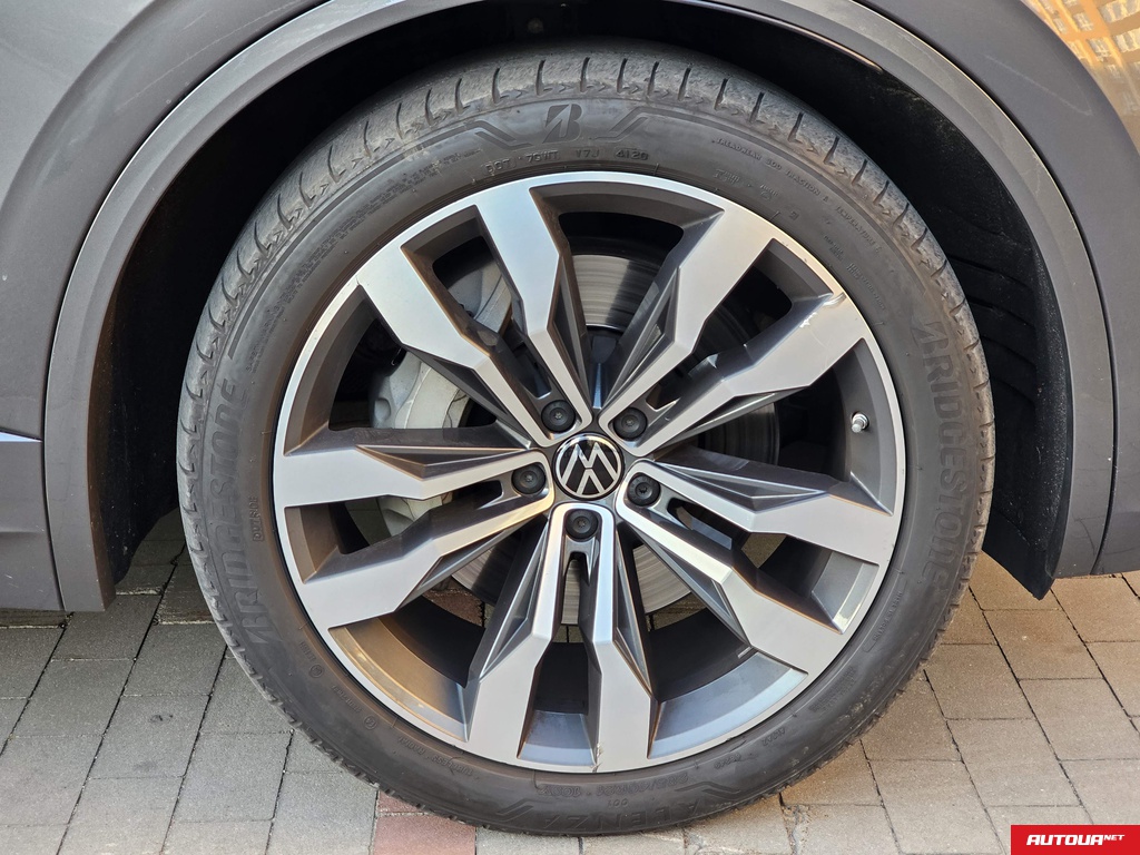 Volkswagen Touareg R-Line+Platinum 2020 года за 1 395 472 грн в Киеве