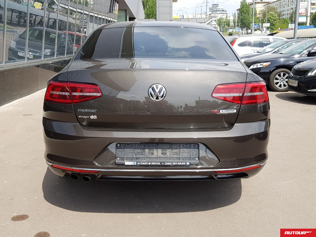 Volkswagen Passat 1.8 TSI BLUMOTION  2016 года за 954 334 грн в Киеве