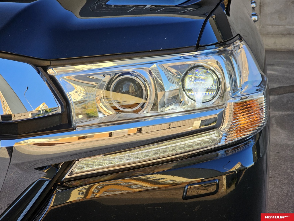 Toyota Land Cruiser 200  2017 года за 1 470 904 грн в Киеве