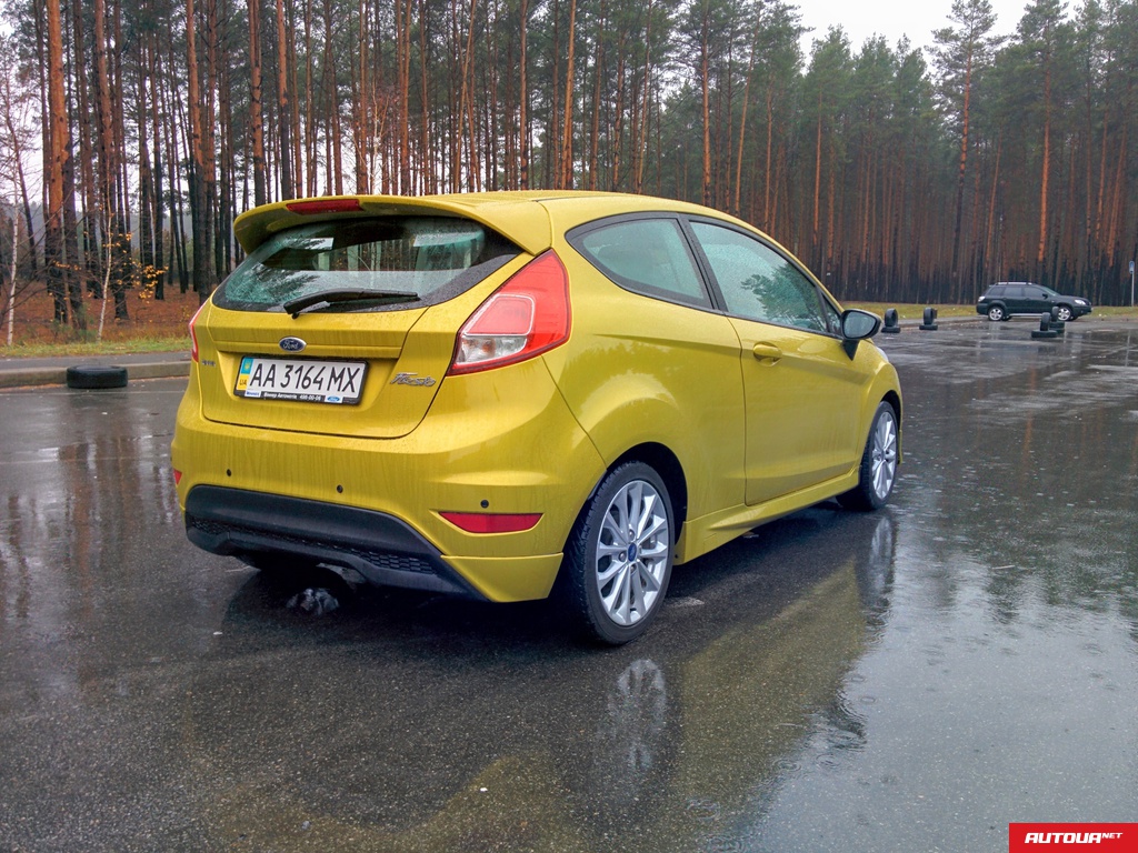 Ford Fiesta 1.0 Sport EcoBoost 2013 года за 312 500 грн в Киеве