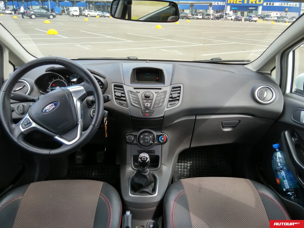 Ford Fiesta 1.0 MT Comfort 2014 года за 281 527 грн в Киеве