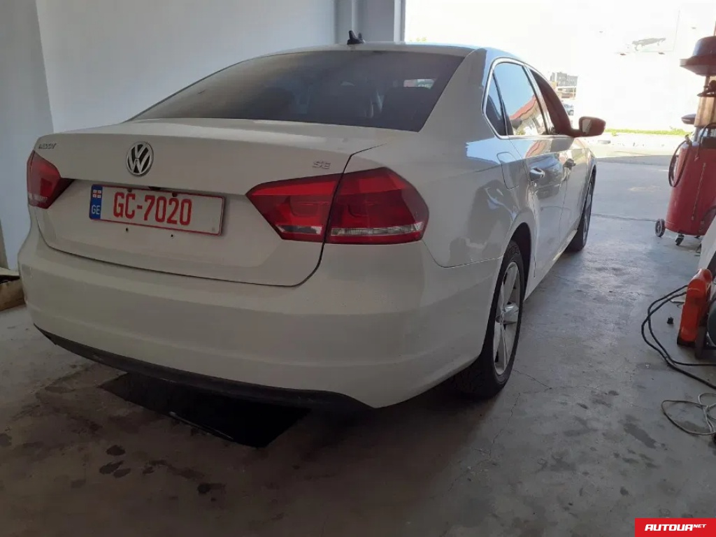 Volkswagen Passat  2012 года за 289 157 грн в Киеве
