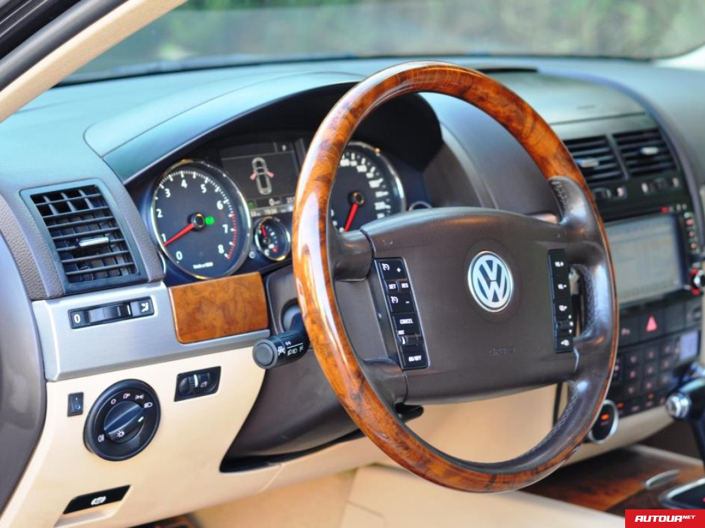 Volkswagen Touareg 4.2FSI 2007 года за 458 891 грн в Запорожье