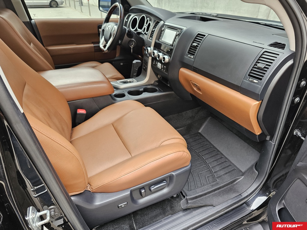 Toyota Sequoia Platinum 2016 года за 880 018 грн в Киеве