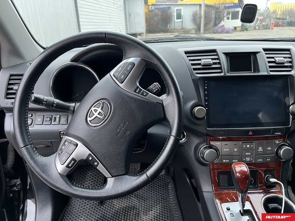 Toyota Highlander  2012 года за 517 968 грн в Киеве