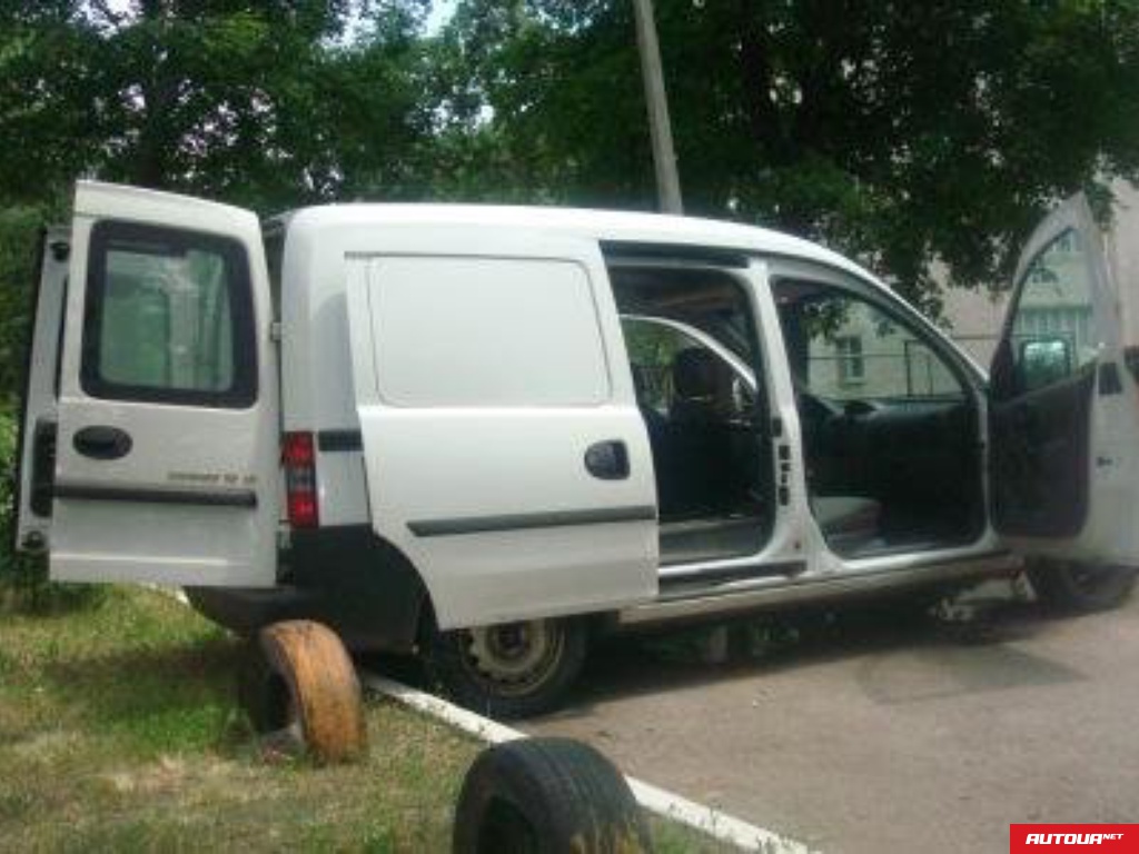 Opel Combo 1.7 tdi 2004 года за 178 158 грн в Киеве
