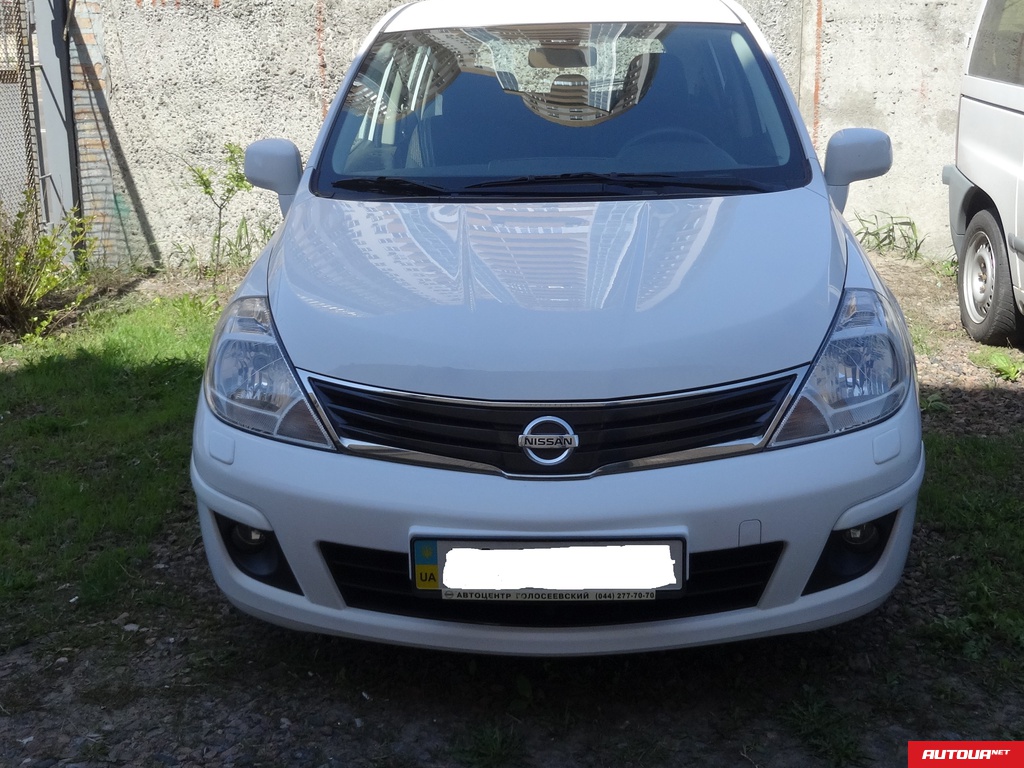 Nissan Tiida 1.6 AT 2013 года за 310 000 грн в Киеве