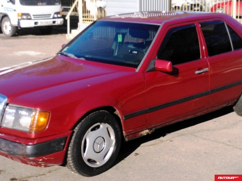 Mercedes-Benz E 200  1990 года за 105 275 грн в Одессе