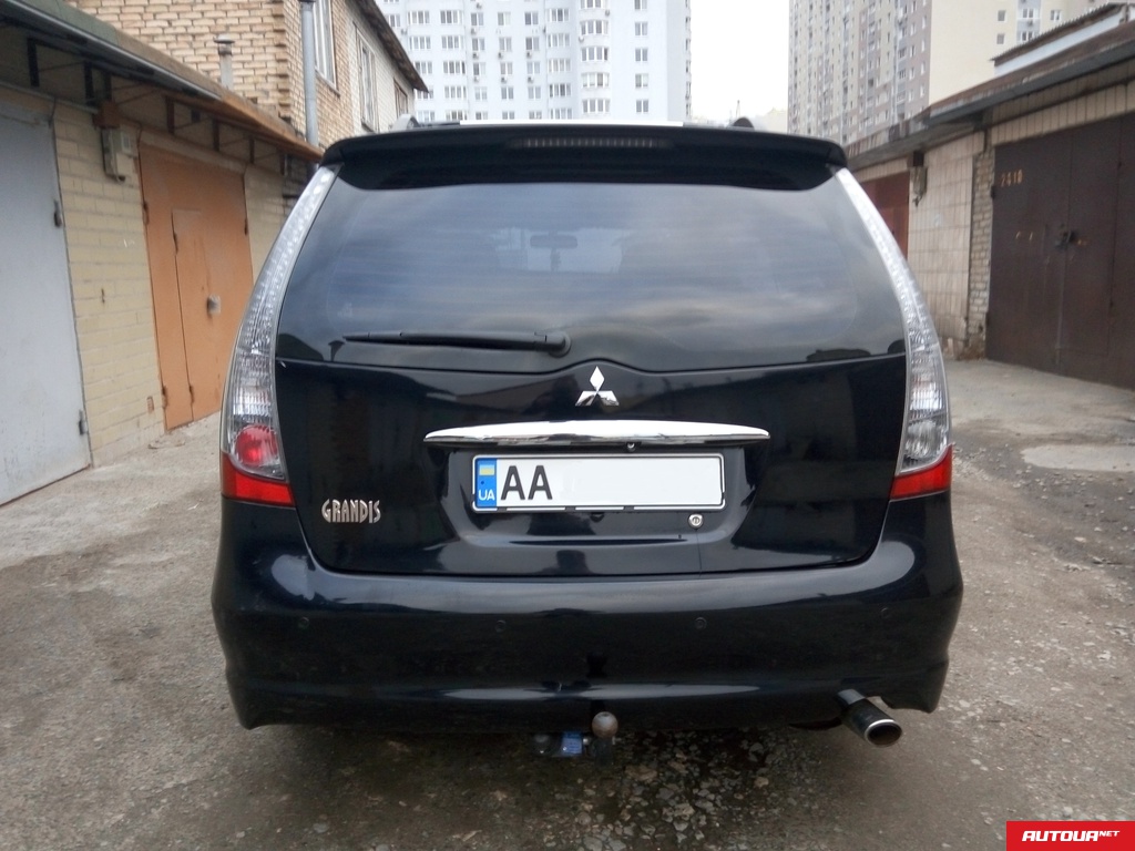Mitsubishi Grandis 2.4 AКП, 7 мест 2006 года за 234 844 грн в Киеве