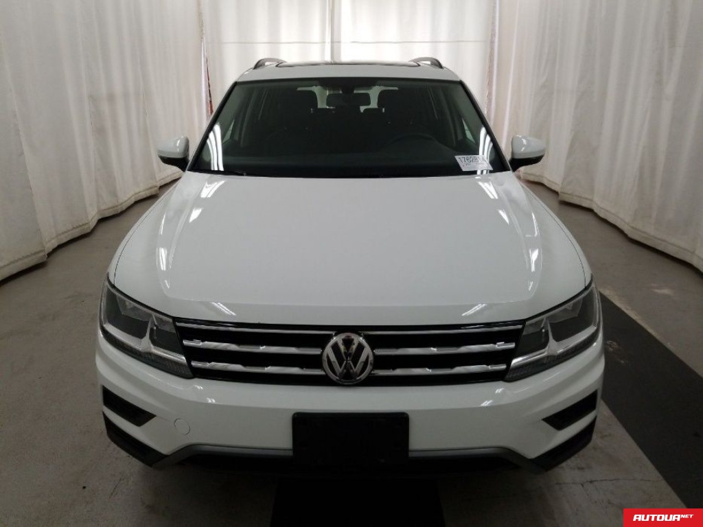 Volkswagen Tiguan SE 2018 года за 402 305 грн в Киеве