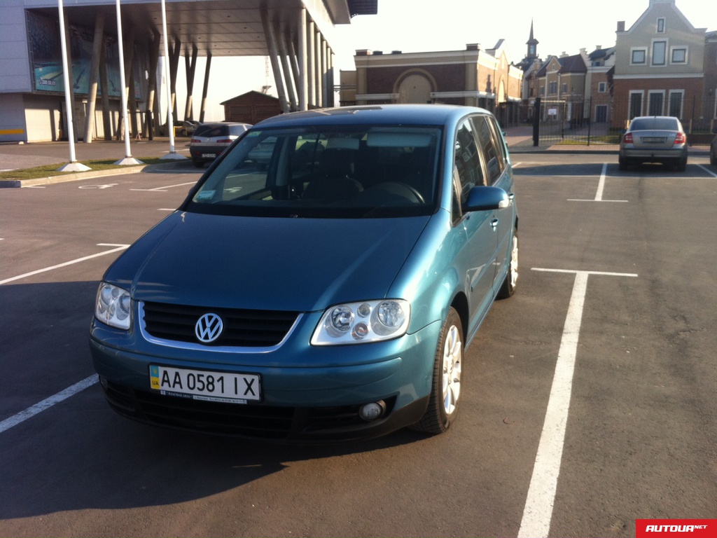 Volkswagen Touran  2004 года за 310 426 грн в Киеве