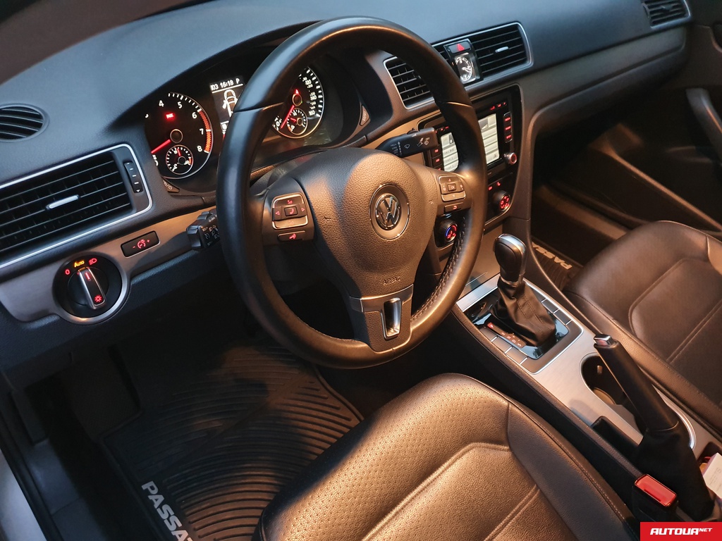Volkswagen Passat SE 2014 года за 339 420 грн в Николаеве